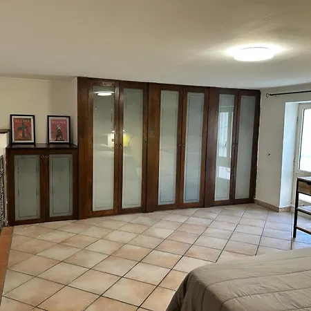 לינה וארוחת בוקר Next Stop